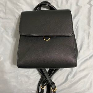 Convertible back pack purse